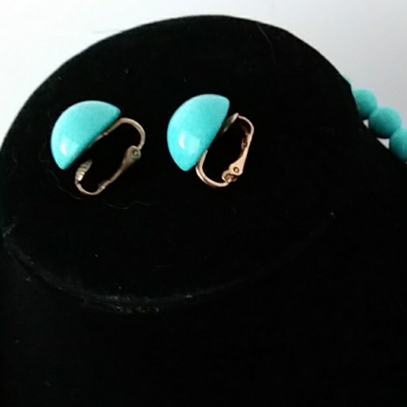 Vintage Avon Turquoise Necklace and Earring Set - Picture 2 of 4